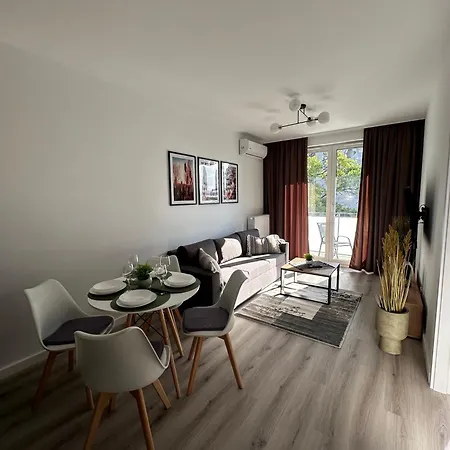 Skytravel 27 Apartament Pileckiego Nowy Dwor Mazowiecki Airport Modlin 24H Exterior foto