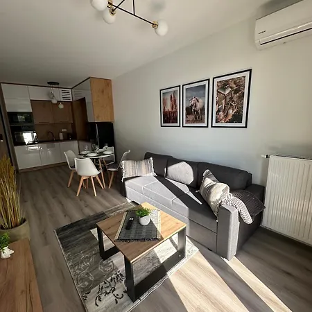 Skytravel 27 Apartament Pileckiego Nowy Dwor Mazowiecki Airport Modlin 24H Exterior foto