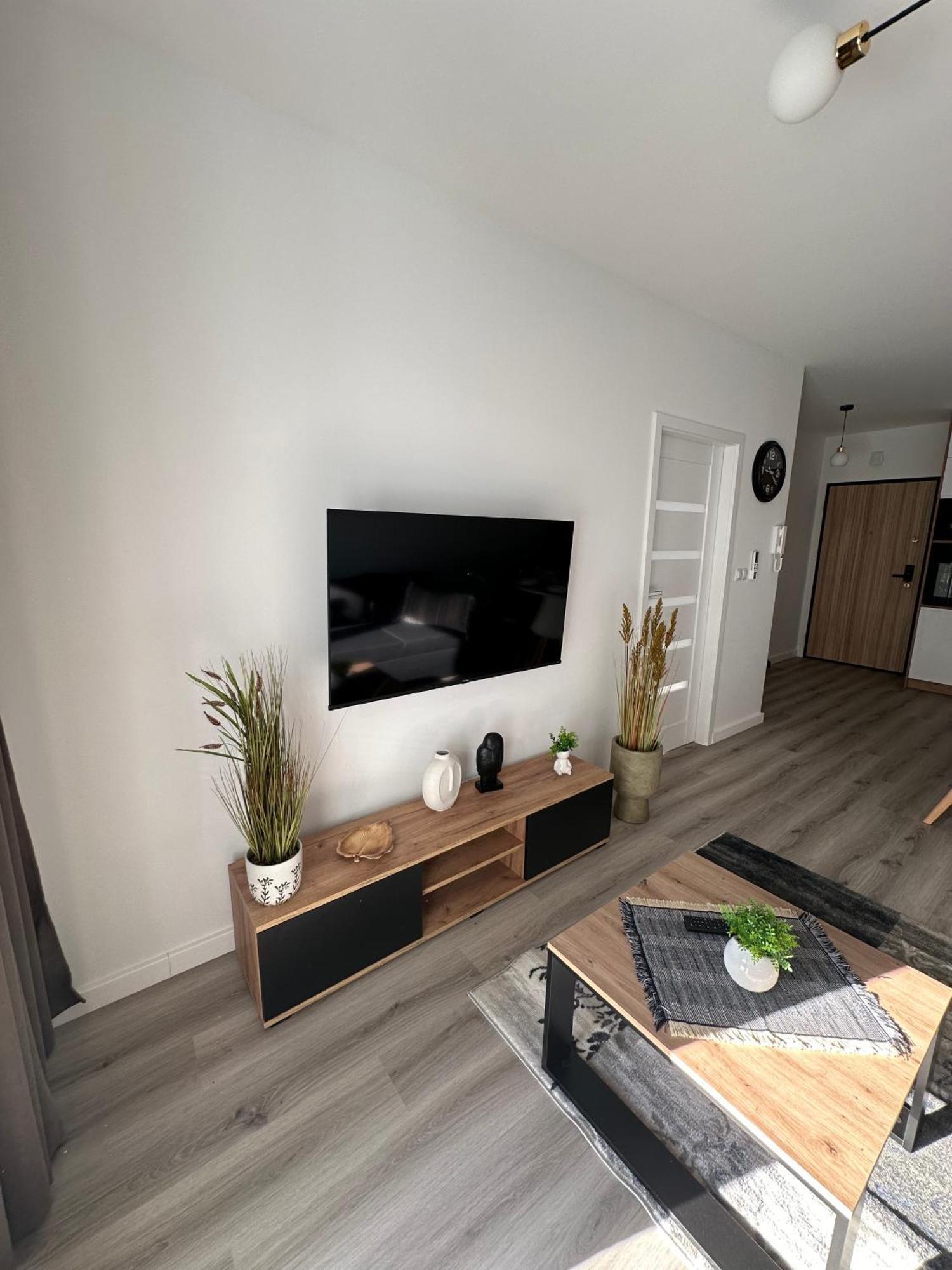 Skytravel 27 Pileckiego Airport Modlin 24h Apartment *